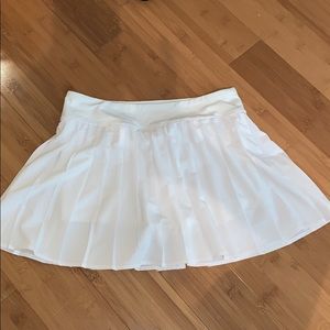 🍀White Forever 21 skort